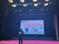 诵读千古美文，营造书香校园